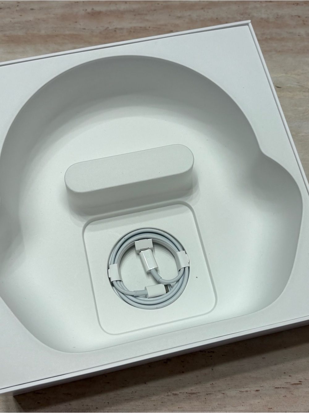 AirPod Max Headphones 1st Gen. Sky Blue - Picture 9 of 12